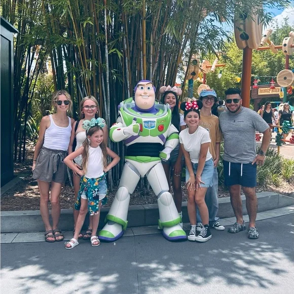 SuburbanMomma’s Going LIVE!! - Picture 5 of 8